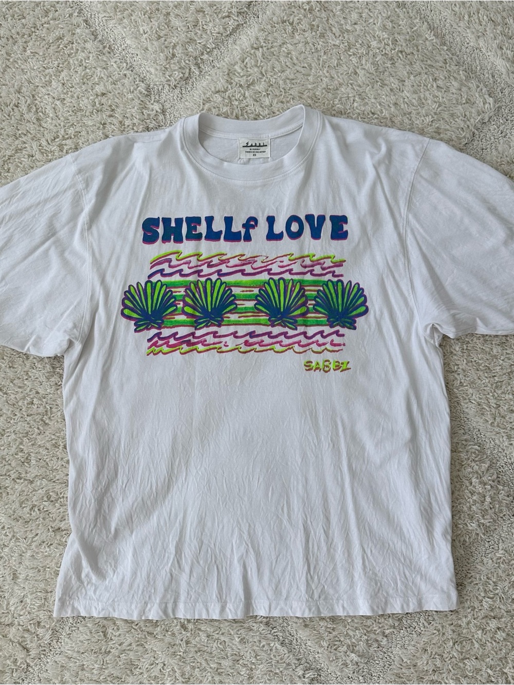 SABBI THE VERY OVERSIZED SHELLF LOVE TEE